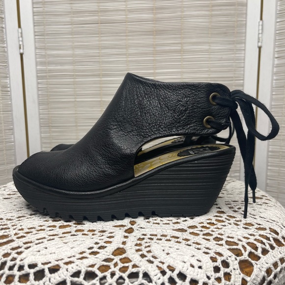 Fly London Shoes - Fly London Yuzu Shoes
